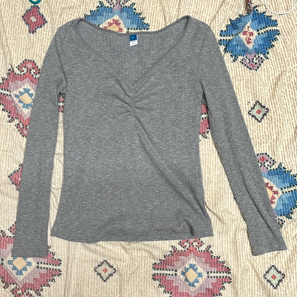 Selling this because I just want to get rid of some of my clothes.